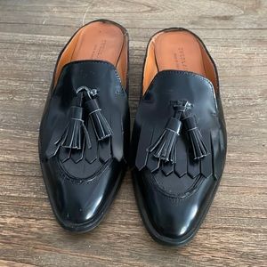 Everlane loafers. Black, slip on.